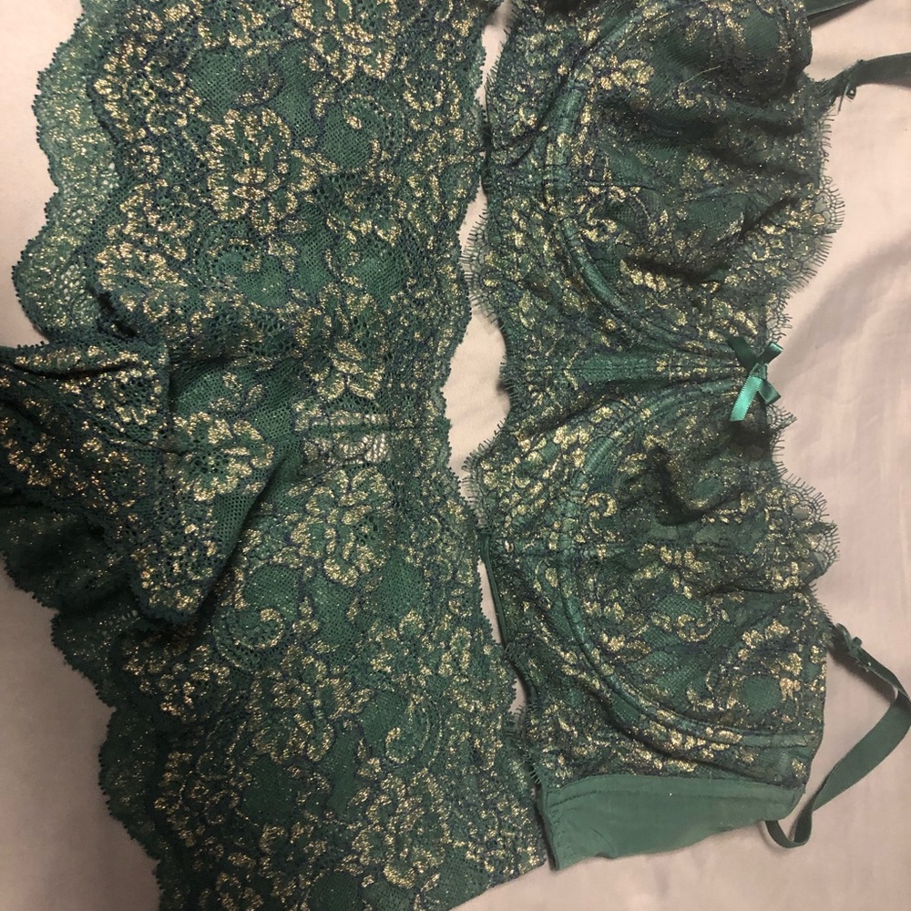 Cute bra and panty set